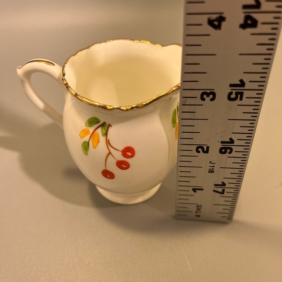 Vintage Delphine Sugar Bowl & Individual creamer. piece set.Bone china England. - Picture 13 of 16